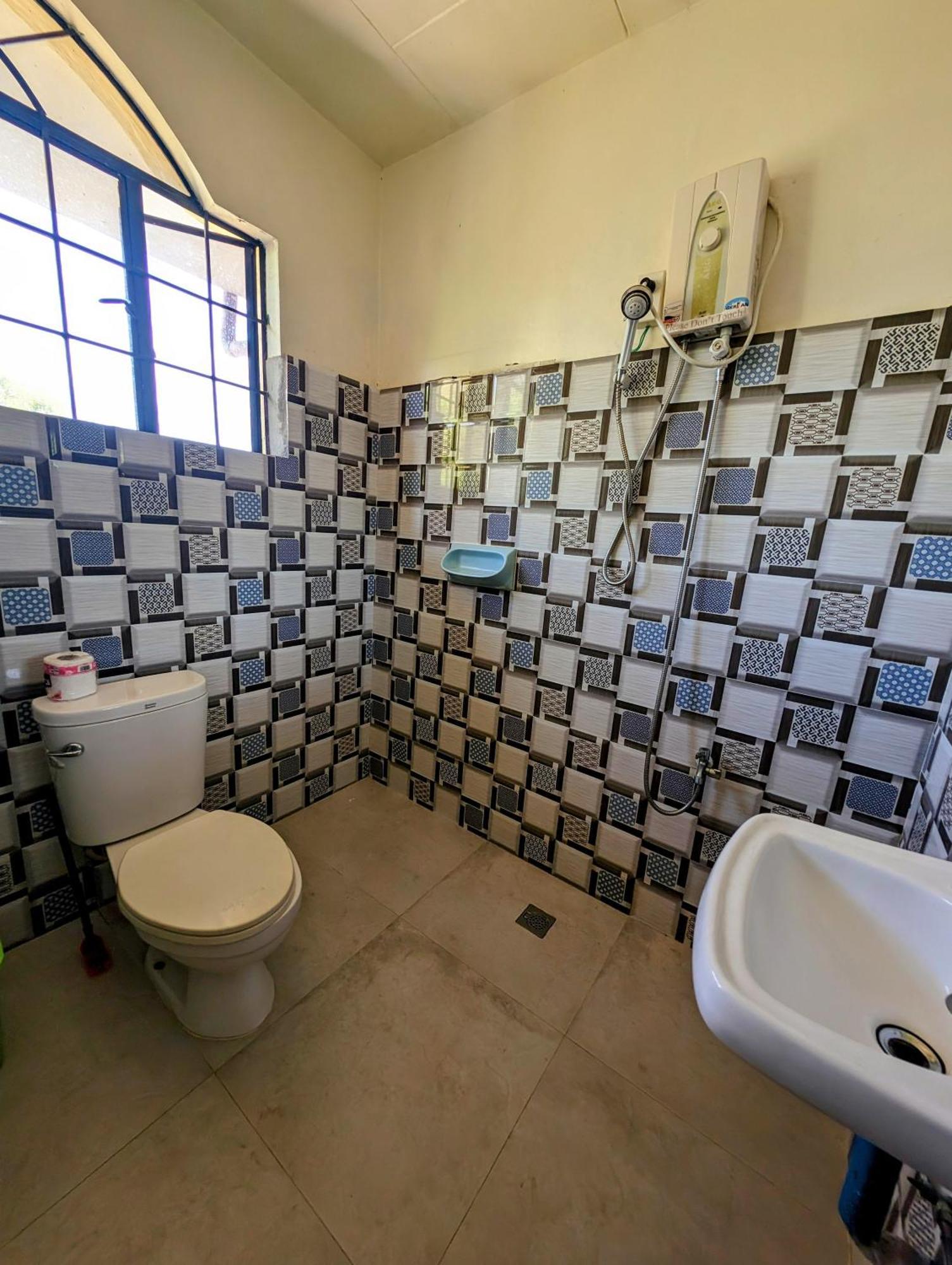 Screaming Gecko Hostel Busuanga Exterior photo