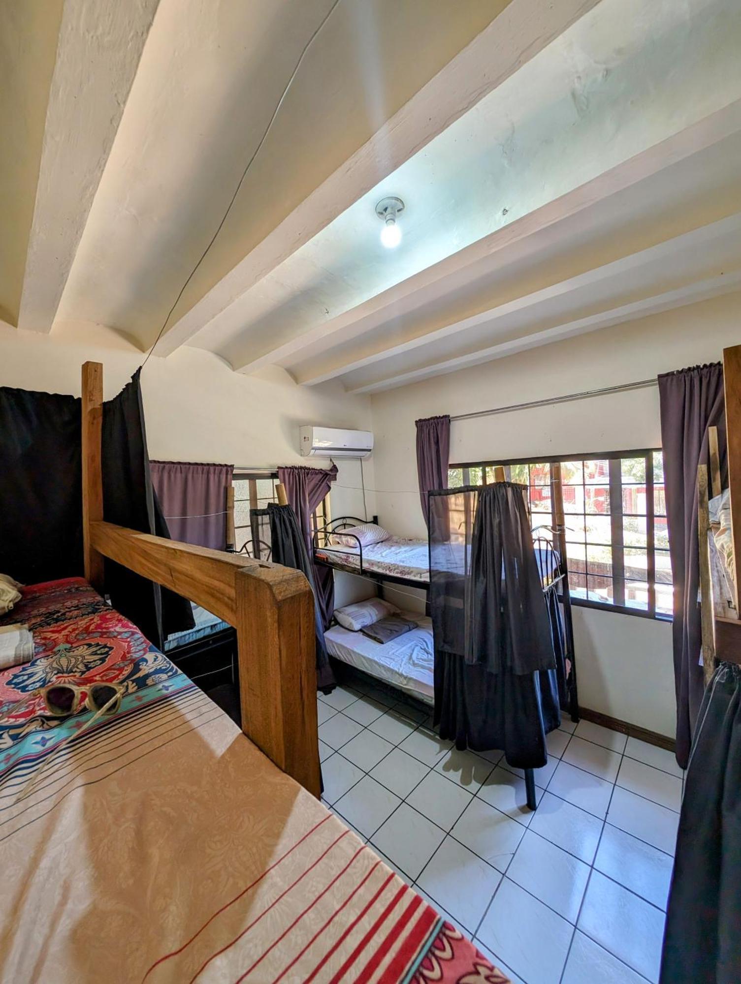 Screaming Gecko Hostel Busuanga Exterior photo